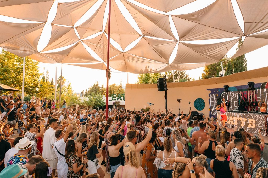 230728_528_RADIO1_daisydenham-1562