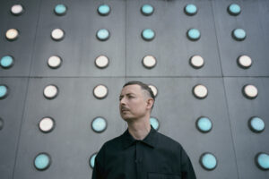 JAMESHURR_Press_2407_HighResScan_RAW_06_36_DK_WEB